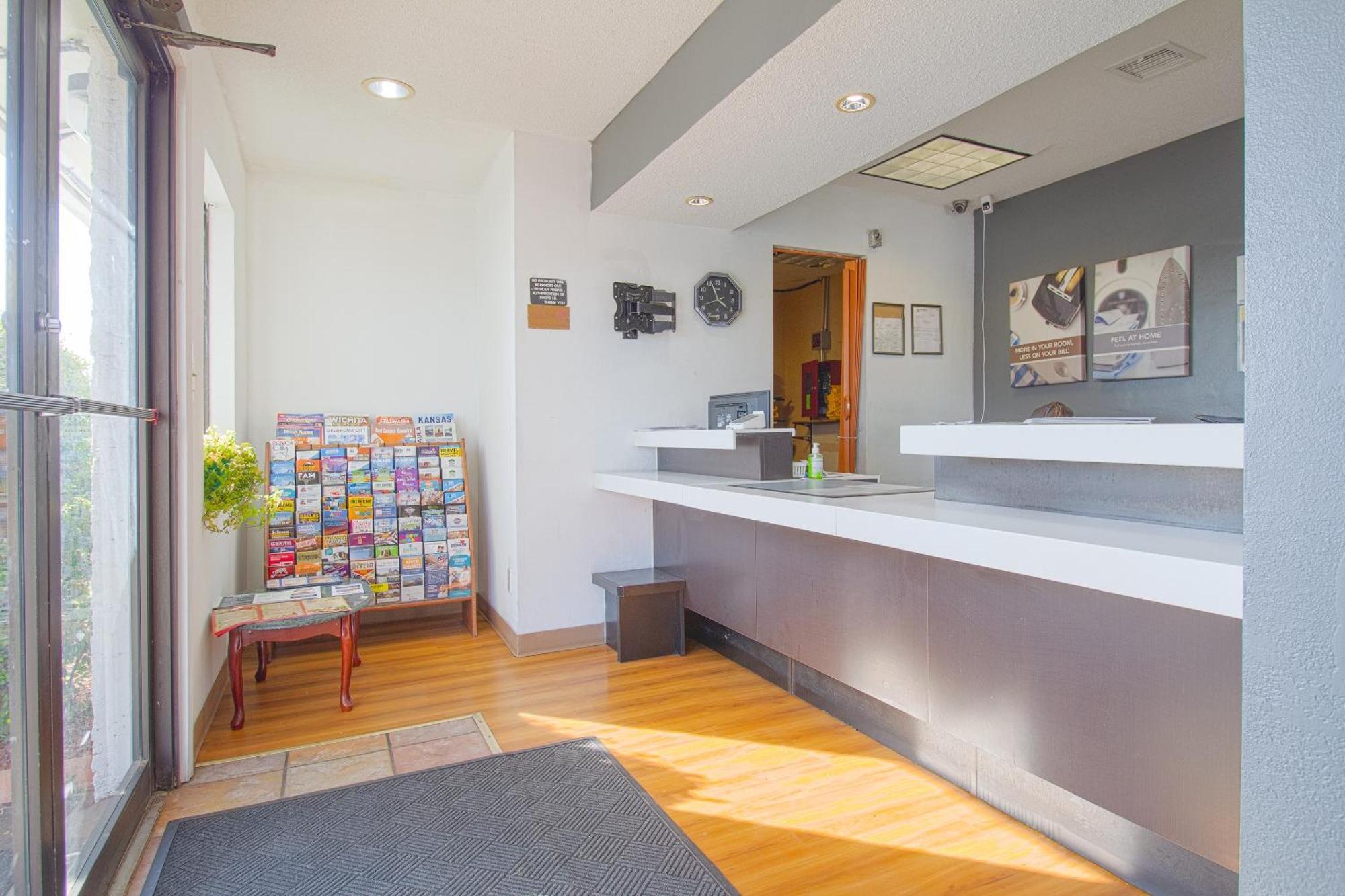 Studio Inn Extended Stay Oklahoma City Airport By Oyo Exterior foto