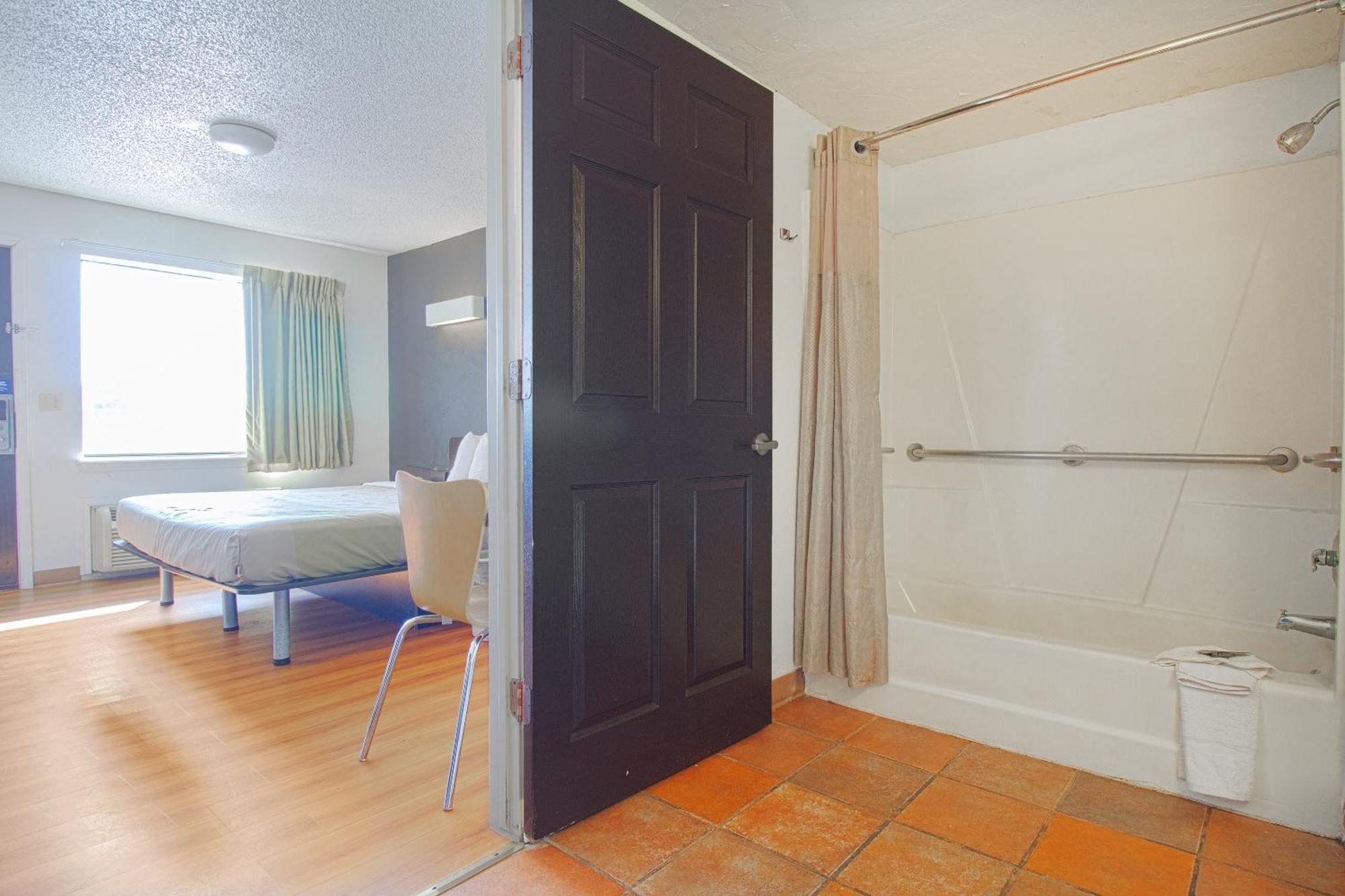 Studio Inn Extended Stay Oklahoma City Airport By Oyo Exterior foto