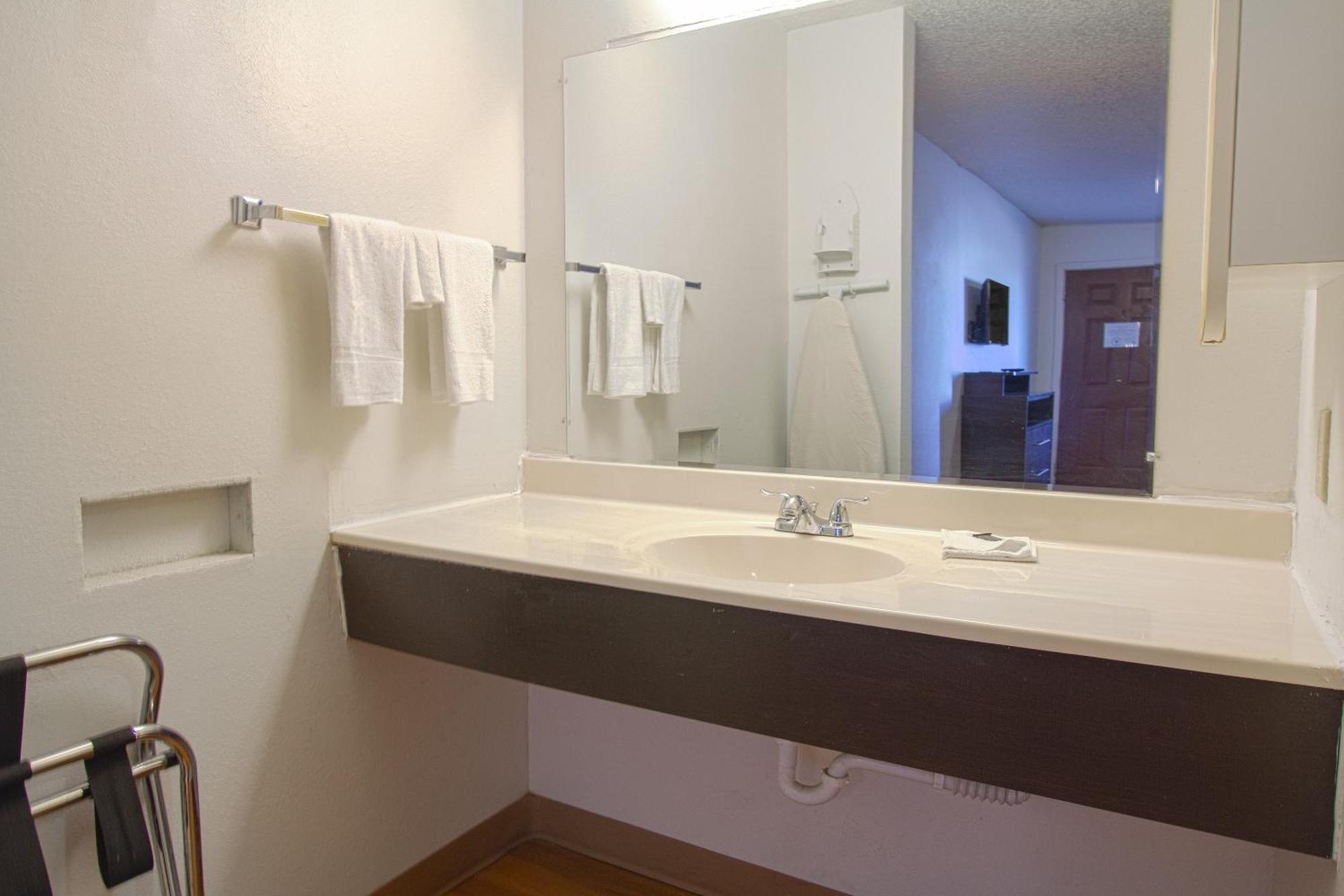 Studio Inn Extended Stay Oklahoma City Airport By Oyo Exterior foto